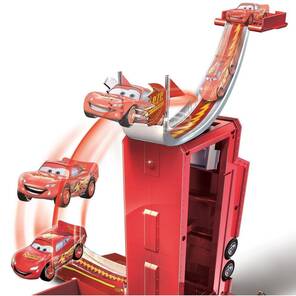 DISNEY Cars - Mack Tır ve Yarış Seti